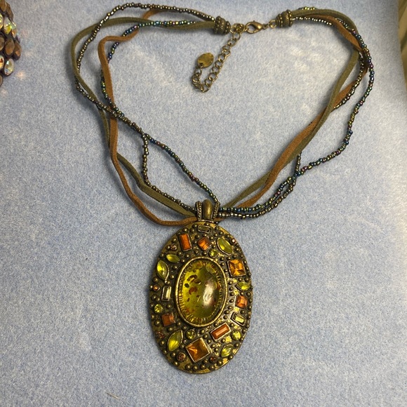 Jewelry - Vintage medallion Necklace